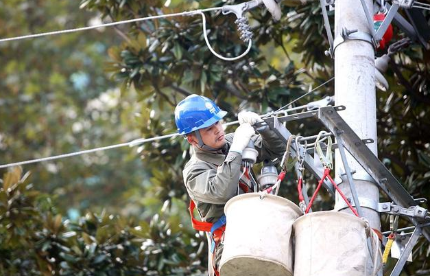 架空线路故障预警与定位装置：技术前沿与未来空间